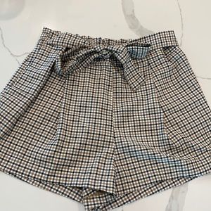 H&M Gingham/checkered paperbag shorts